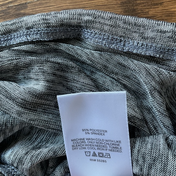 Express sleeves less top - Picture 7 of 7